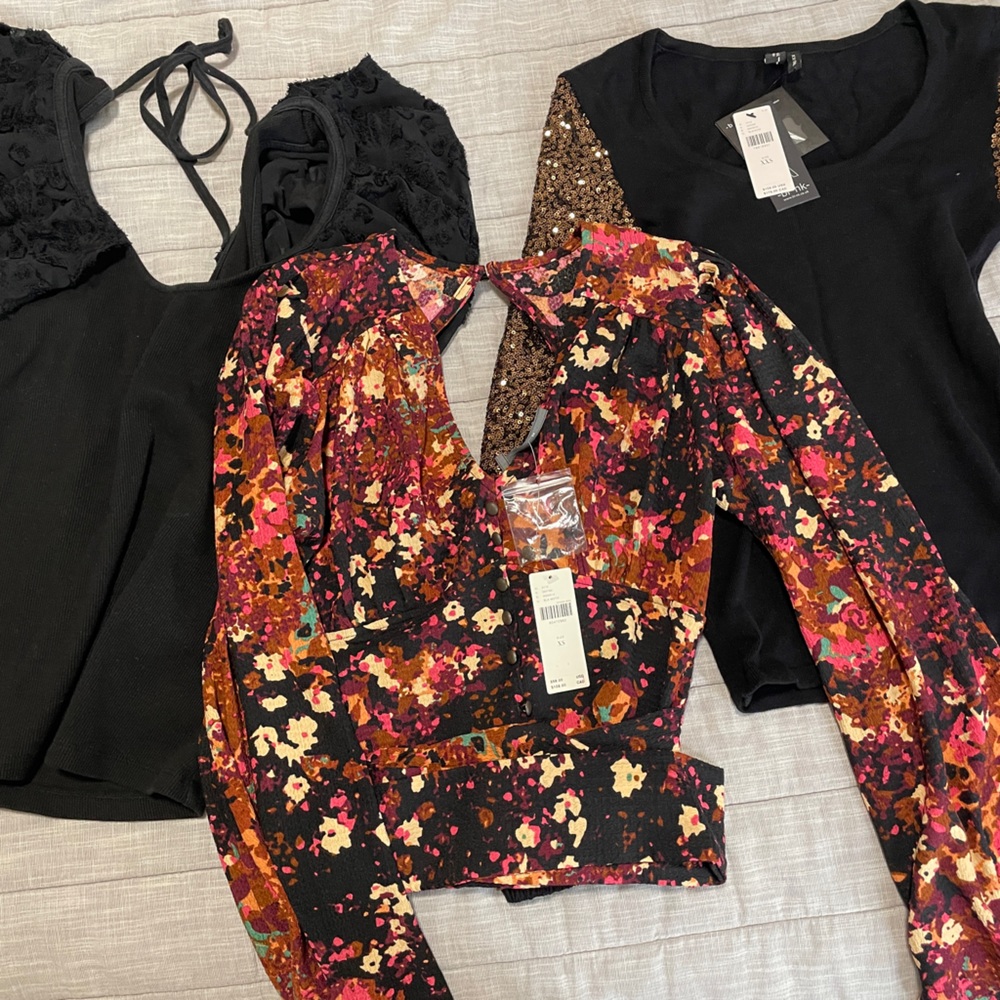 Anthropologie bundle: NWT, 3 going out tops